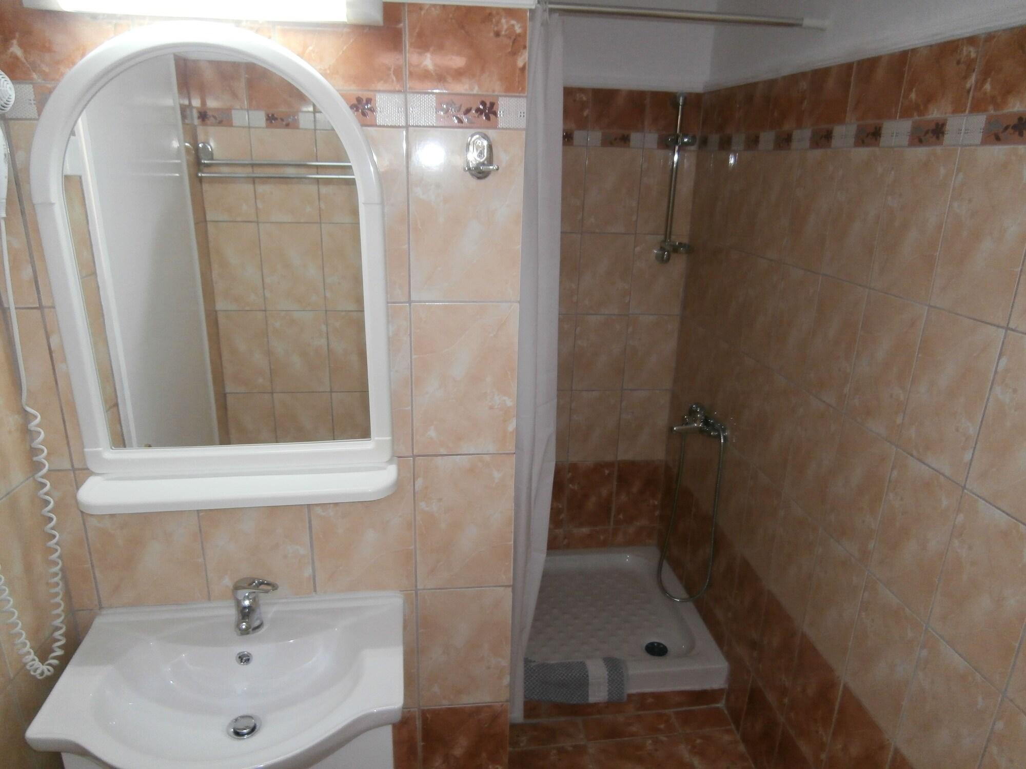Aparthotel River & 3*
