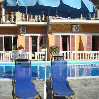 River & Aparthotel 3*
